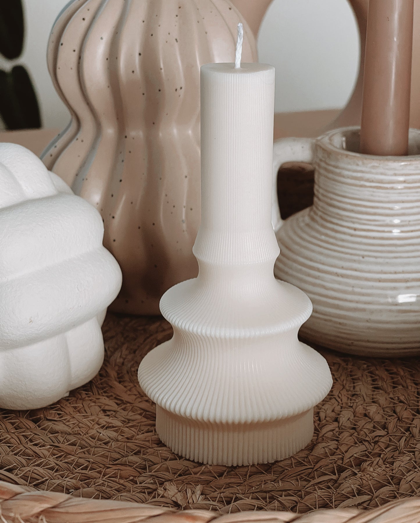 Ribbed Vase Pillar